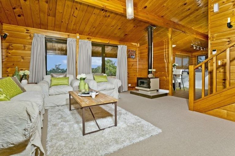 Photo of property in 19 Miraka Place, Birkenhead, Auckland, 0626