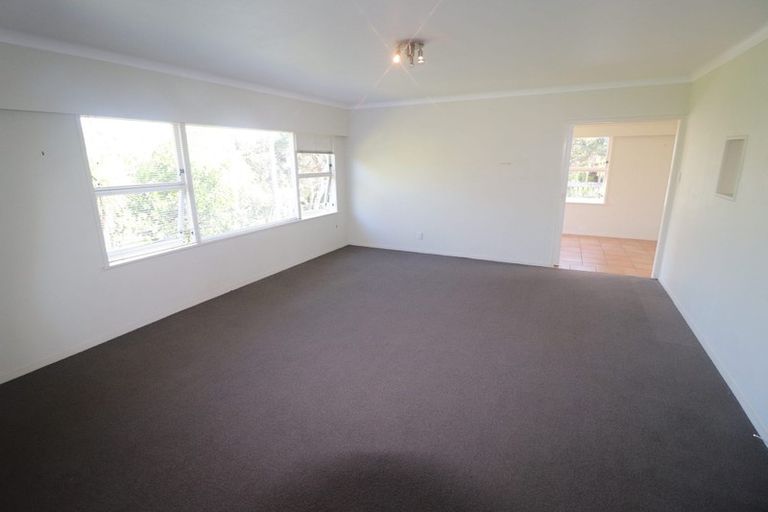 Photo of property in 1 Red Bluff Rise, Campbells Bay, Auckland, 0630