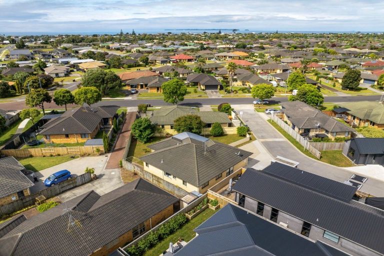 Photo of property in 2 Maara Close, Papamoa Beach, Papamoa, 3118