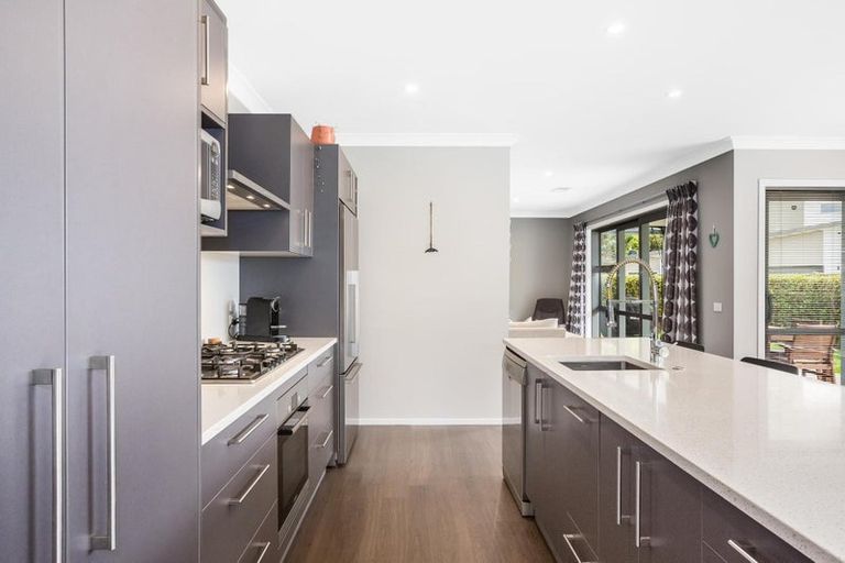 Photo of property in 6 Shoal Place, Whitby, Porirua, 5024