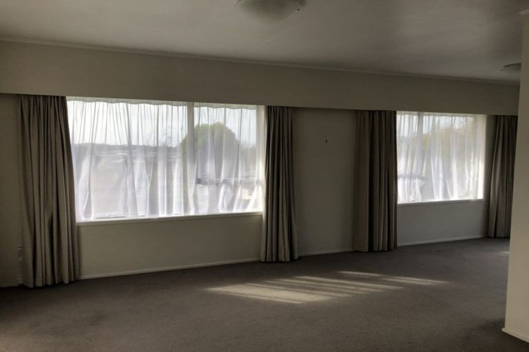 Photo of property in 1/84 Velma Road, Hillcrest, Auckland, 0627