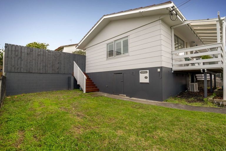 Photo of property in 2/321 Triangle Road, Massey, Auckland, 0614
