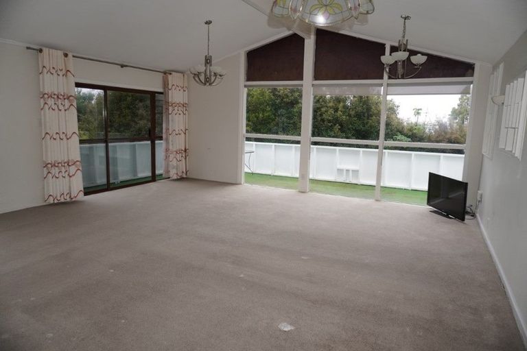 Photo of property in 4 Ondine Place, Glenfield, Auckland, 0629
