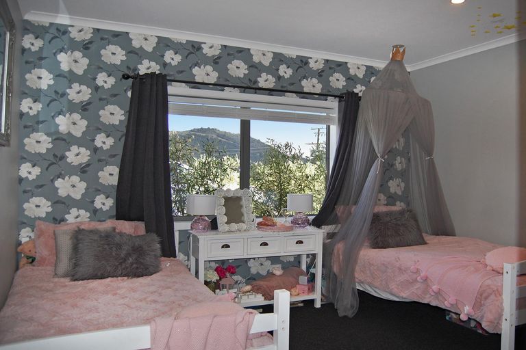 Photo of property in 9 Mountain Road, Kaiwaka, 0587