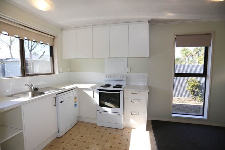 Photo of property in 2/13 Main South Road, Sockburn, Christchurch, 8042