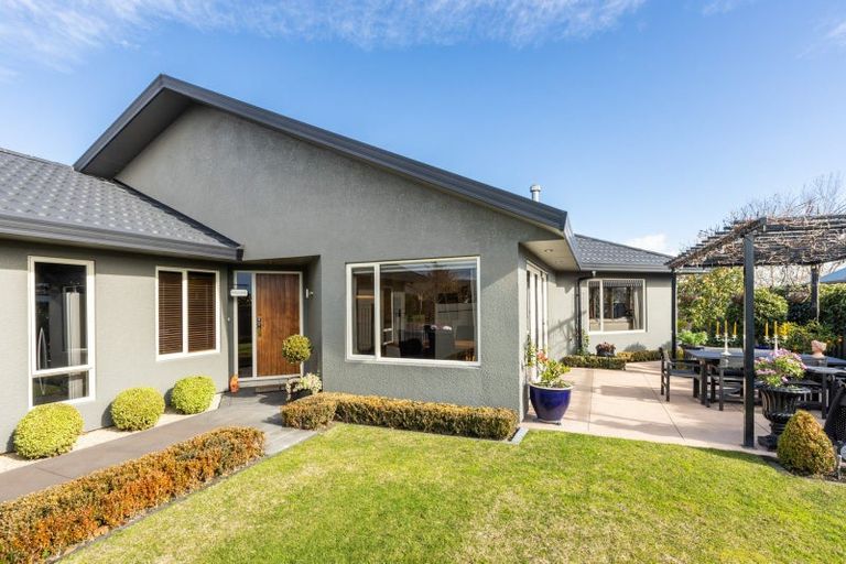 Photo of property in 12 Washington Place, Havelock North, 4130