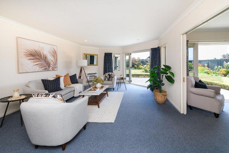 Photo of property in 17 Brookside Close, Highbury, Palmerston North, 4412