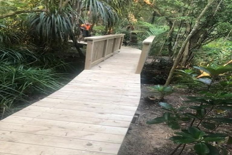 Photo of property in 49e Park Rise, Campbells Bay, Auckland, 0630