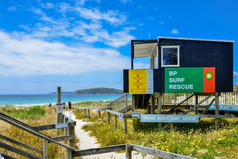 Photo of property in 20 Taumata Road, Omaha, 0986