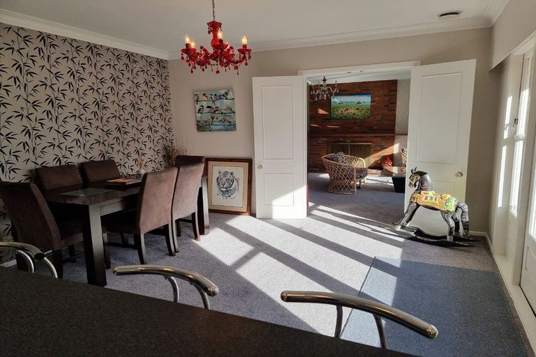 Photo of property in 14 Freemans Way, Pinehaven, Upper Hutt, 5019