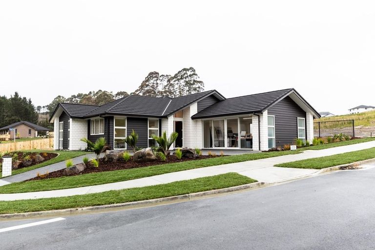 Photo of property in 23 Maraeariki Avenue, Orewa, 0931