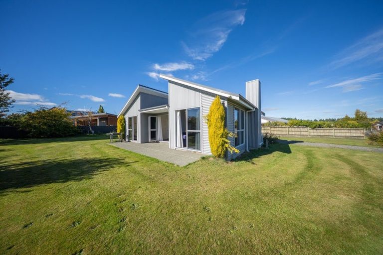 Photo of property in 25 Pop Andrew Drive, Te Anau, 9600