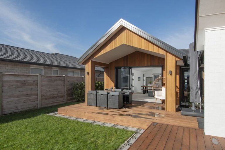 Photo of property in 18 Augusta Rise, Omokoroa, 3114