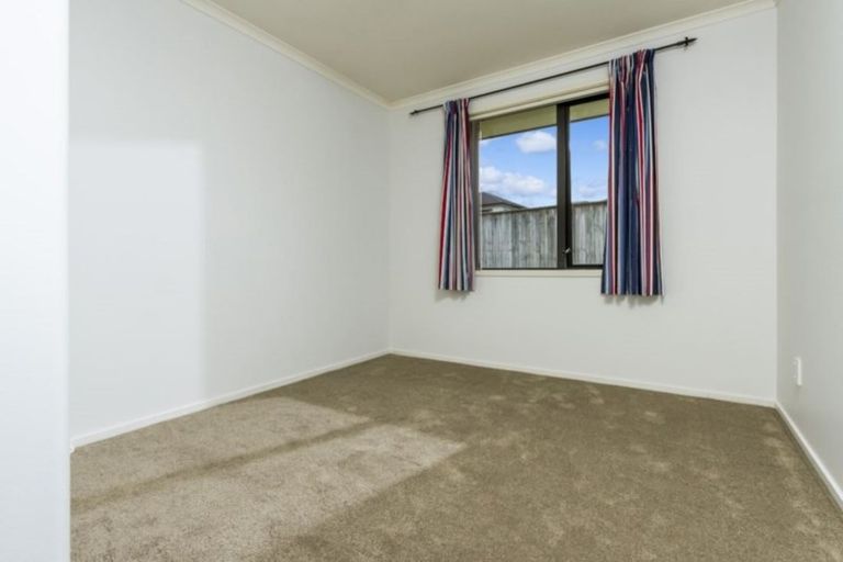 Photo of property in 18 William Gamble Drive, Greenhithe, Auckland, 0632