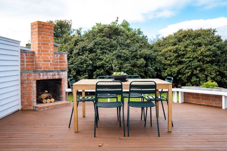 Photo of property in 3 Memorial Park Avenue, Haumoana, 4102