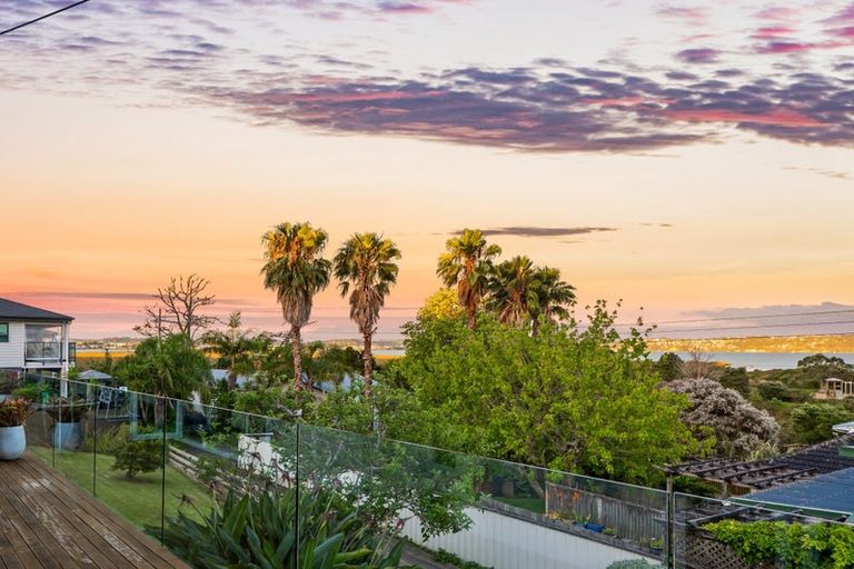 Photo of property in 52 Totara Road, Te Atatu Peninsula, Auckland, 0610