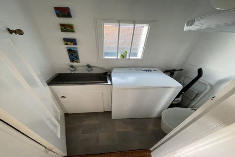 Photo of property in 2/9 Copley Street, New Lynn, Auckland, 0600