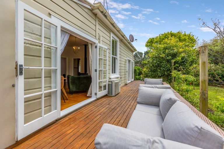 Photo of property in 840 Pukearuhe Road, Waiiti, Urenui, 4377