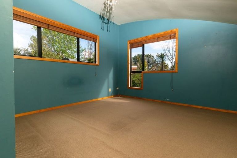 Photo of property in 180 Glengarry Road, Glen Eden, Auckland, 0602