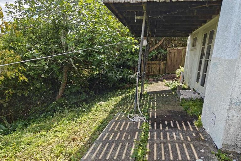 Photo of property in 33 Howard Road, Northcote, Auckland, 0627