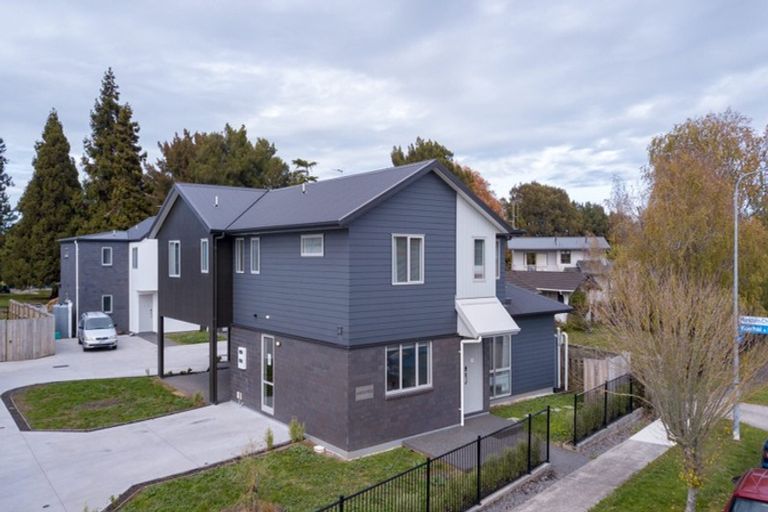 Photo of property in 4/9 Hibiscus Avenue, Hamilton Lake, Hamilton, 3204