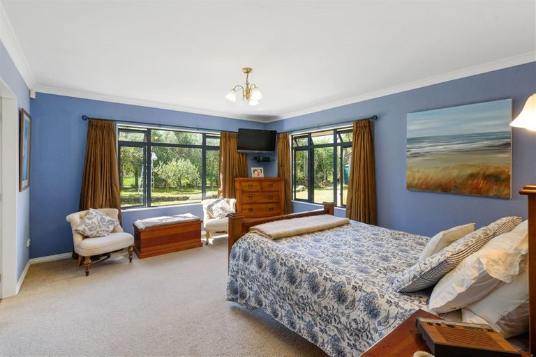 Photo of property in 64 Muhunoa Road West, Ohau, Levin, 5570