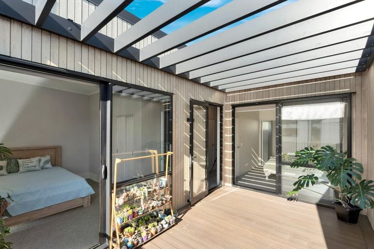 Photo of property in 2 Kerewhenua Crescent, Hobsonville, Auckland, 0616