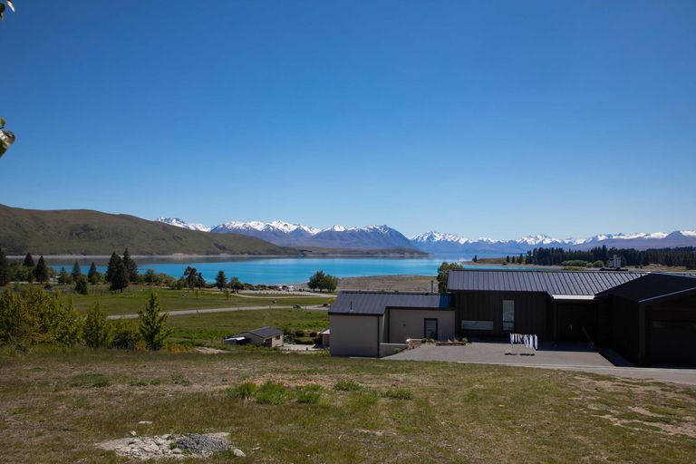 Photo of property in 16 Rankin Rise, Lake Tekapo, 7999