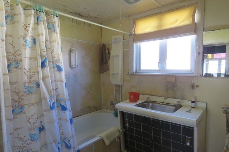 Photo of property in 148 Derby Street, Westport, 7825