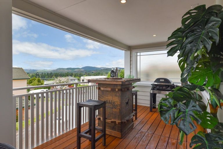 Photo of property in 19 Cobbe Place, Pomare, Rotorua, 3015
