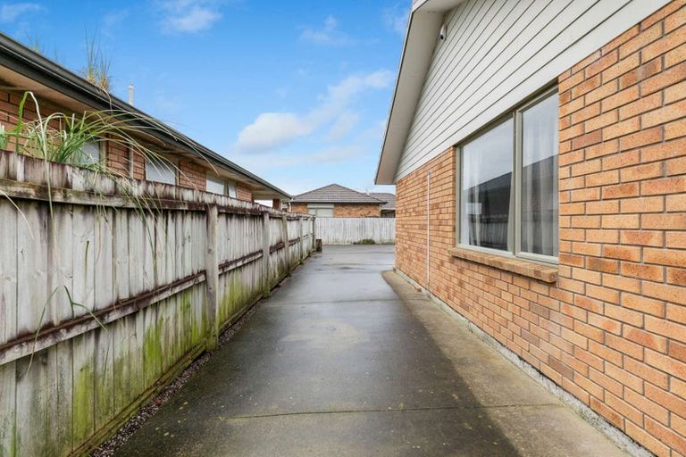 Photo of property in 18 Chic Gardens, Parakai, 0830