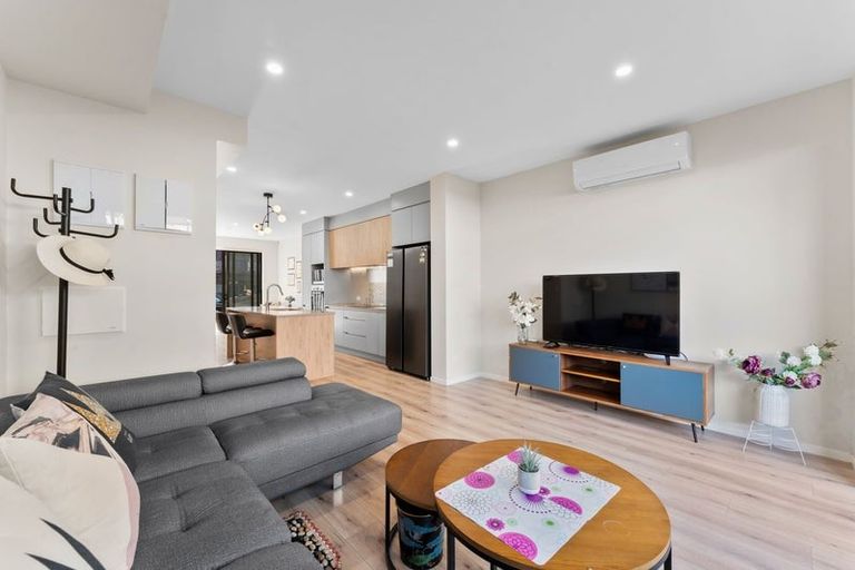 Photo of property in 17 Peihana Road, Hobsonville, Auckland, 0616