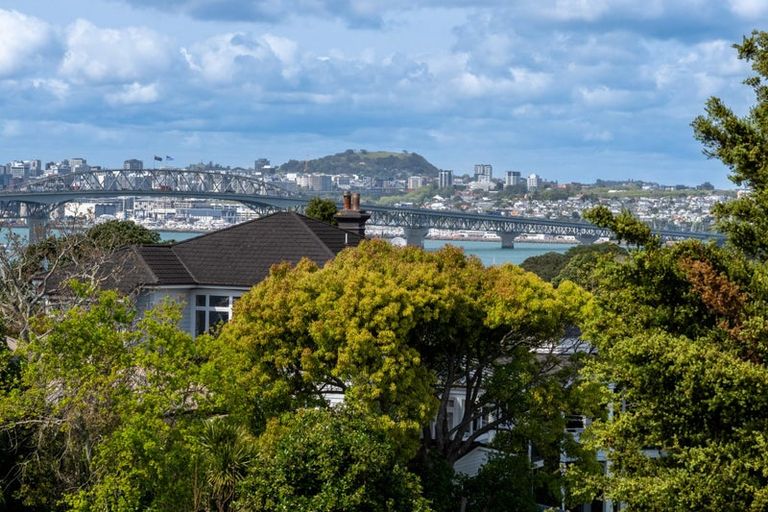Photo of property in 35a Seaview Avenue, Northcote, Auckland, 0627