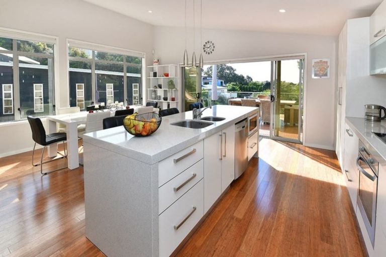 Photo of property in 19a Whale Cove, Stanmore Bay, Whangaparaoa, 0932