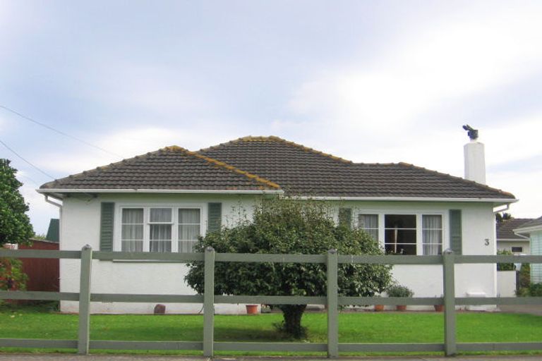 Photo of property in 3 Trevethick Grove, Woburn, Lower Hutt, 5010