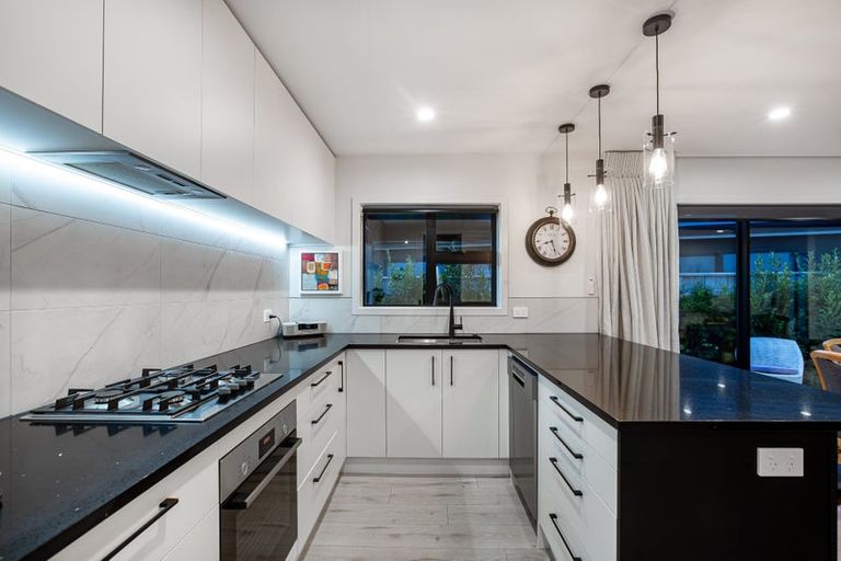 Photo of property in 41b Queen Charlotte Drive, Aotea, Porirua, 5024