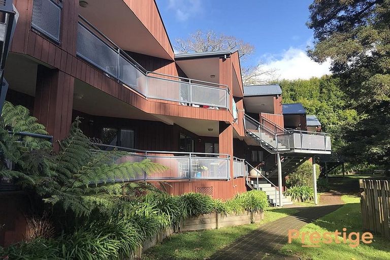 Photo of property in 14/3 The Avenue, Albany, Auckland, 0632