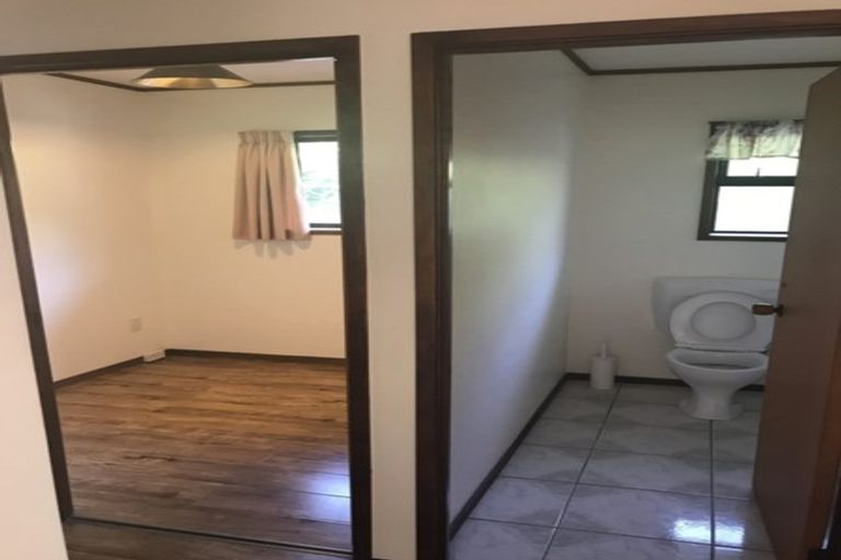 Photo of property in 13 Charles Dickens Drive, Mellons Bay, Auckland, 2014