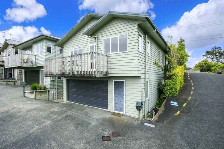 Photo of property in 1/61 The Avenue, Albany, Auckland, 0632