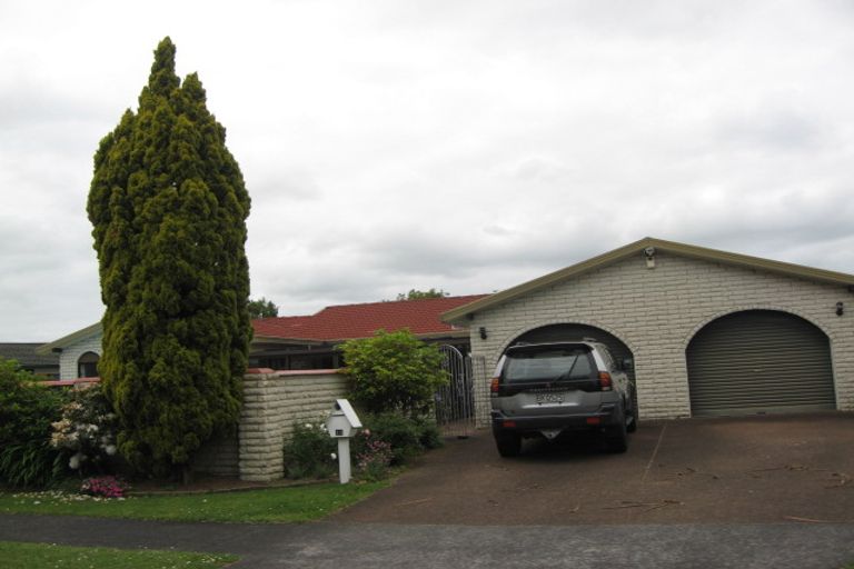Photo of property in 12 Evanda Crescent, Conifer Grove, Takanini, 2112