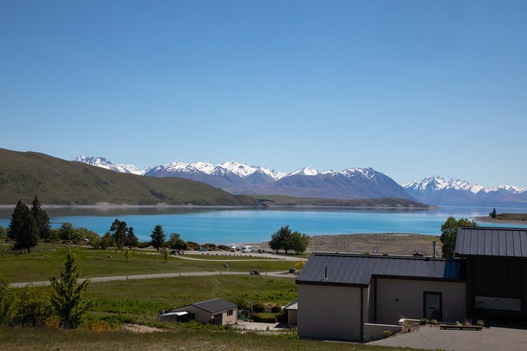 Photo of property in 16 Rankin Rise, Lake Tekapo, 7999