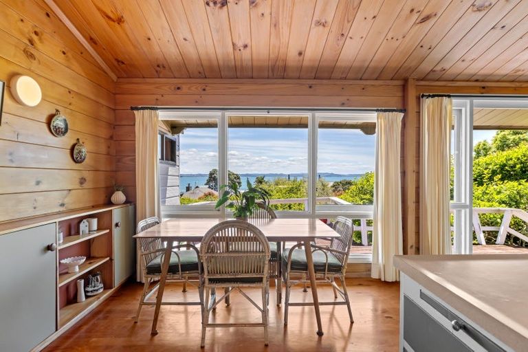 Photo of property in 30 De Luen Avenue, Tindalls Beach, Whangaparaoa, 0930