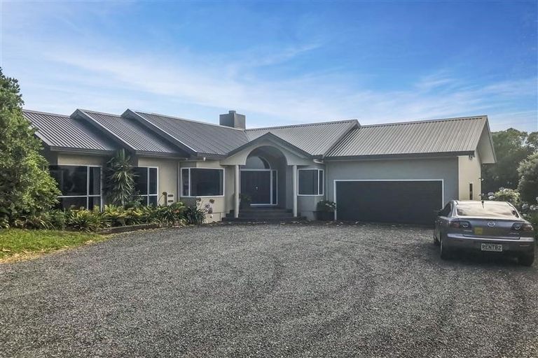 Photo of property in 216 Oaia Road, Muriwai, Waimauku, 0881