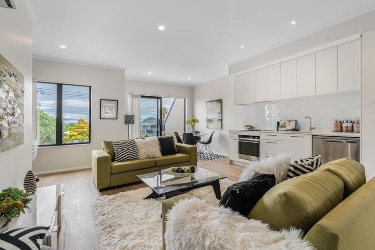 Photo of property in 2/2 Wesley Street, Devonport, Auckland, 0624