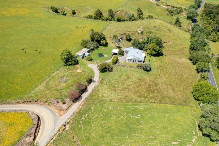 Photo of property in 826 Mokau Road, Mimi, Urenui, 4377