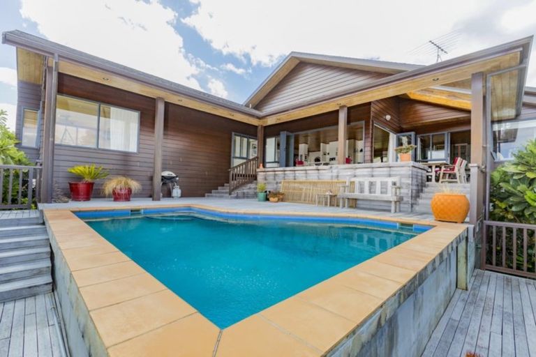 Photo of property in 9 Kotare Place, Sandspit, Warkworth, 0982