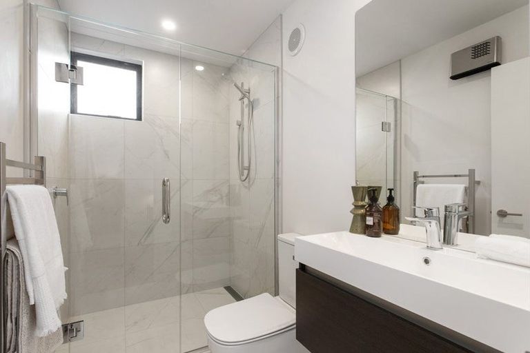 Photo of property in 3/27 Division Street, Riccarton, Christchurch, 8041