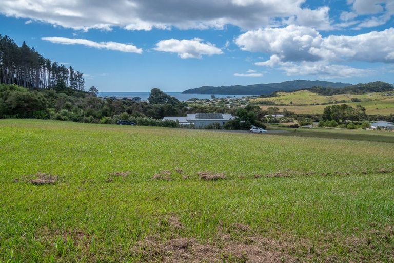 Photo of property in 2 Frazer Place, Coopers Beach, 0420