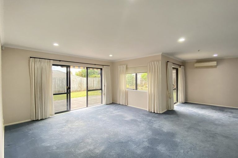 Photo of property in 23 Dairyland Drive, East Tamaki Heights, Auckland, 2016