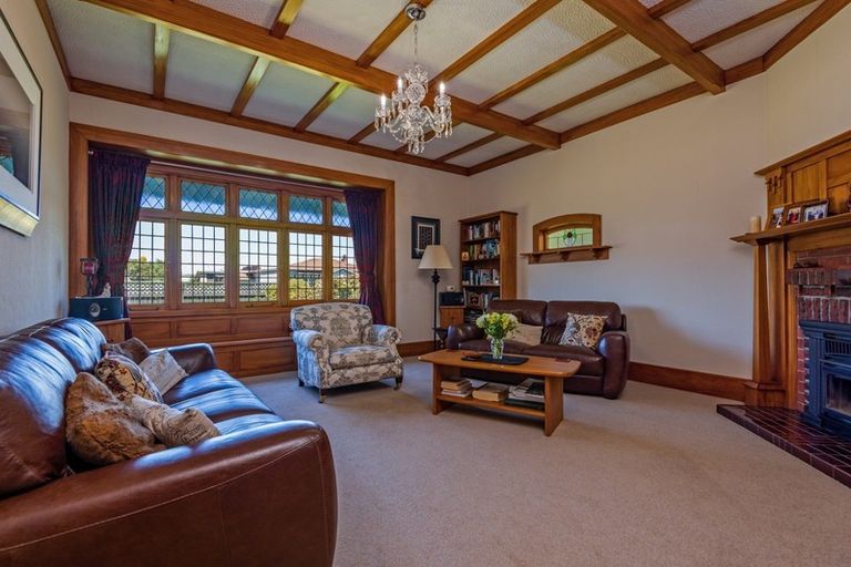 Photo of property in 379 Featherston Street, Palmerston North, 4414